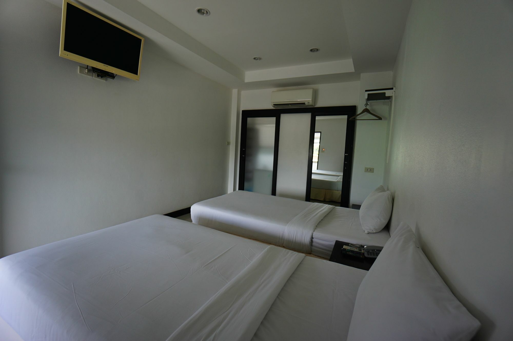 The Auto Place Phuket Exterior foto