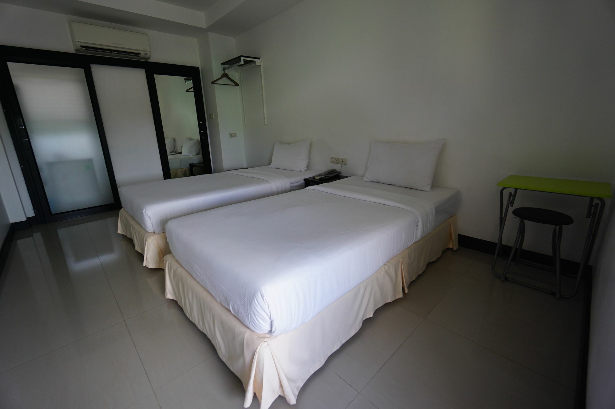 The Auto Place Phuket Exterior foto